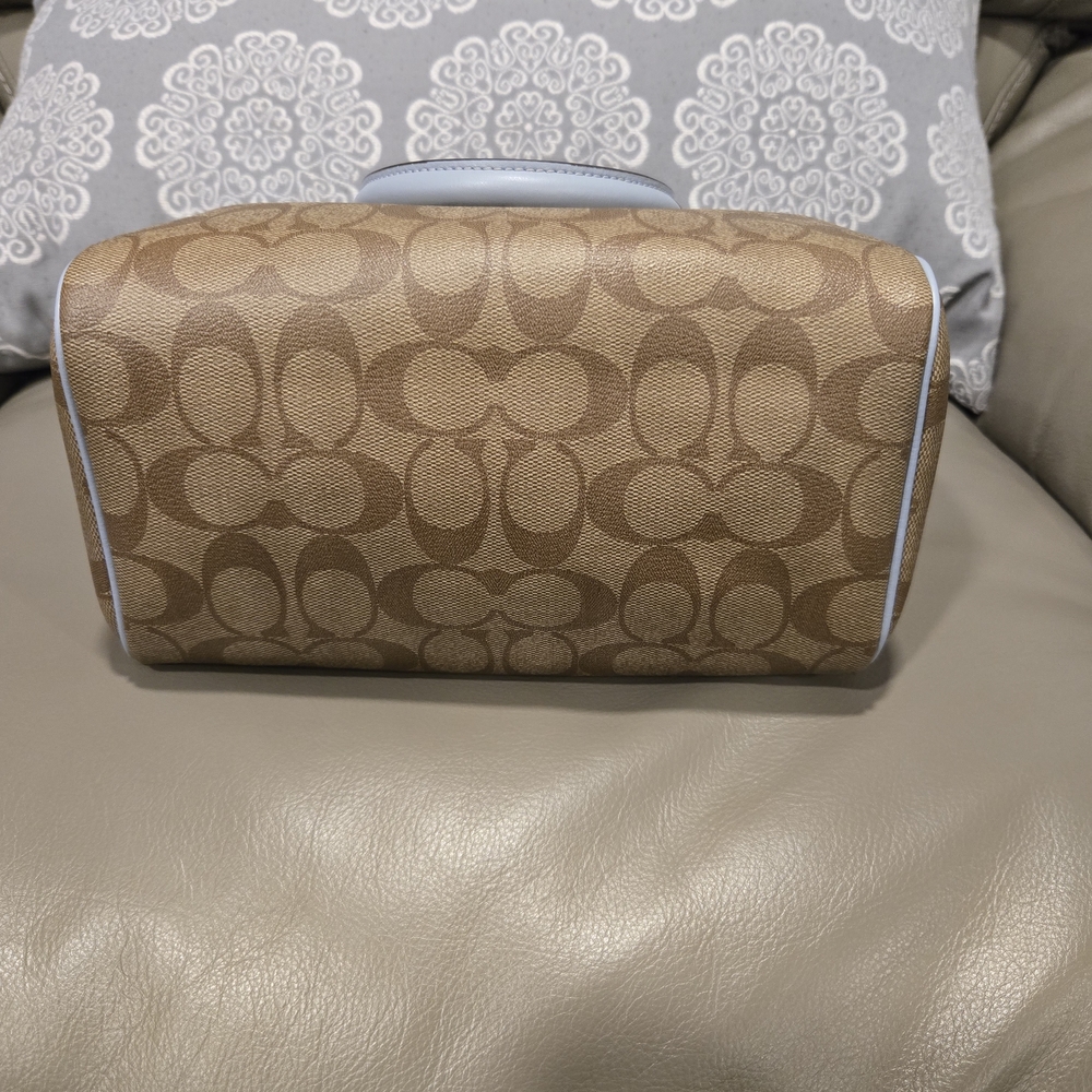 Coach Tan and Light Blue Signature Handbag - Picture 4 of 15